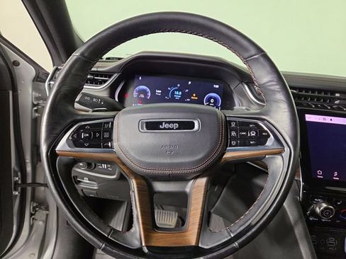 Used 2021 Jeep Grand Cherokee L Summit w/ Luxury Tech Group V AWD/4WD image 23