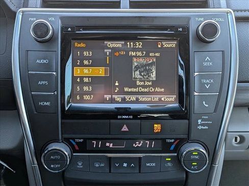 Used 2016 Toyota Camry XLE image 11