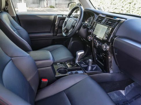 Used 2024 Toyota 4Runner TRD Off-Road Premium w/ Moonroof Package AWD/4WD image 17