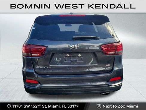 Used 2019 Kia Sorento LX image 5