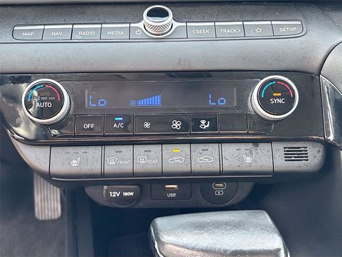 Used 2024 Hyundai Elantra Limited FWD image 16