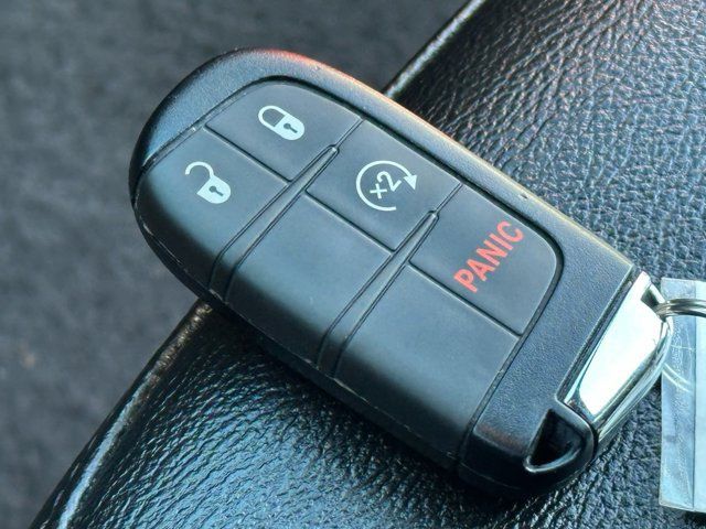 Used 2025 Jeep Compass Limited AWD/4WD image 25
