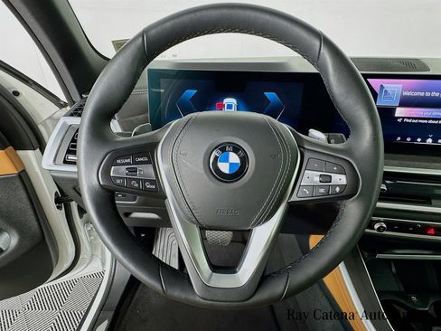 Used 2024 BMW X5 xDrive40i w/ Parking Assistance Package AWD/4WD image 11