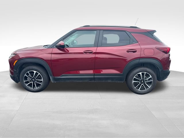Used 2025 Chevrolet TrailBlazer LT AWD/4WD image 2