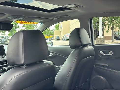 Used 2022 Hyundai Kona Limited AWD/4WD image 31
