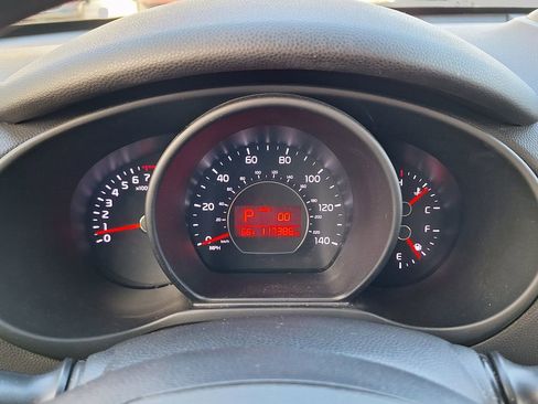 Used 2014 Kia Soul FWD image 17