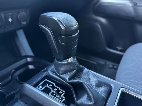 Used 2019 Toyota Tacoma TRD Sport image 22