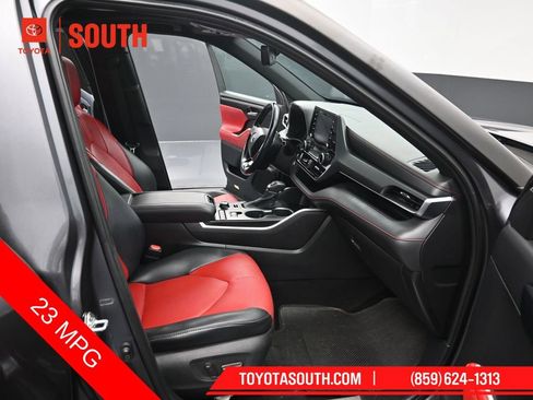 Used 2021 Toyota Highlander XSE AWD/4WD image 36