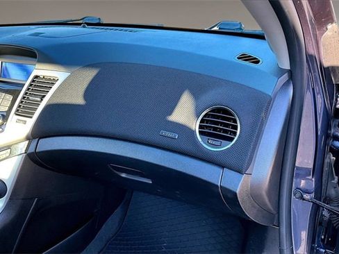 Used 2014 Chevrolet Cruze LT image 23