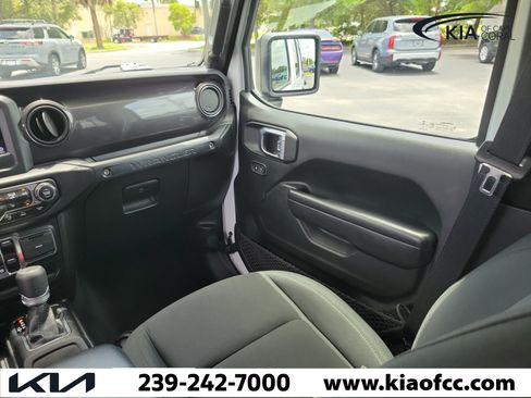 Used 2021 Jeep Wrangler Unlimited Sport AWD/4WD image 17