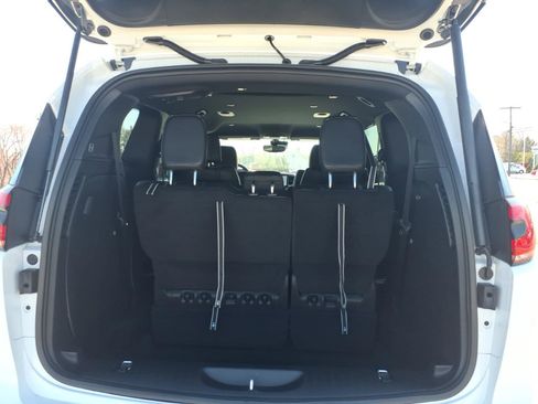 New 2026 Chrysler Pacifica Select image 5