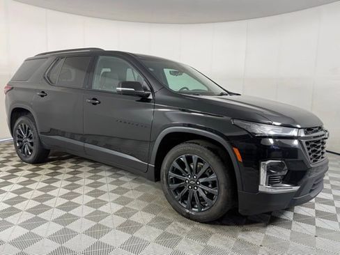 Used 2023 Chevrolet Traverse RS w/ LPO, Floor Liner Package image 6