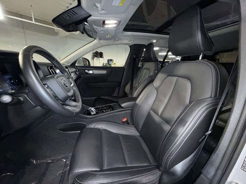 Used 2023 Volvo XC40 B5 Plus w/ Protection Package Premier image 2