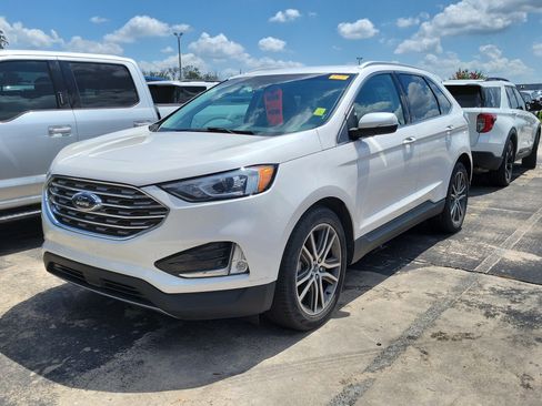 Used 2019 Ford Edge Titanium FWD image 3