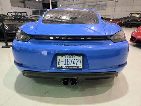 Used 2023 Porsche 718 Cayman w/ Premium Package RWD image 32