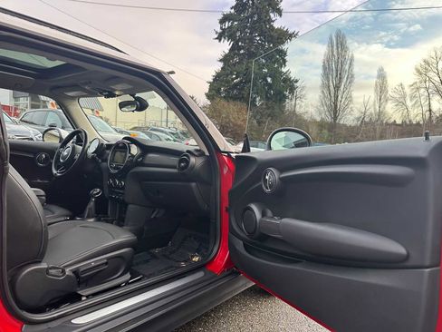 Used 2017 MINI Cooper 2-Door Hardtop image 11