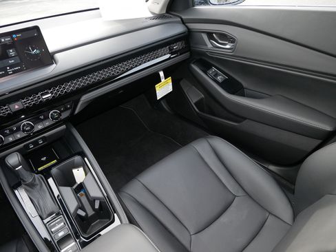 Certified 2025 Honda Accord Touring image 11