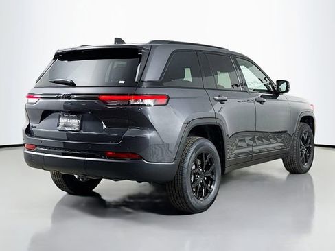 New 2025 Jeep Grand Cherokee Altitude image 7