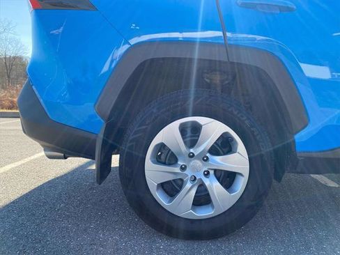 Certified 2020 Toyota RAV4 LE AWD/4WD image 22