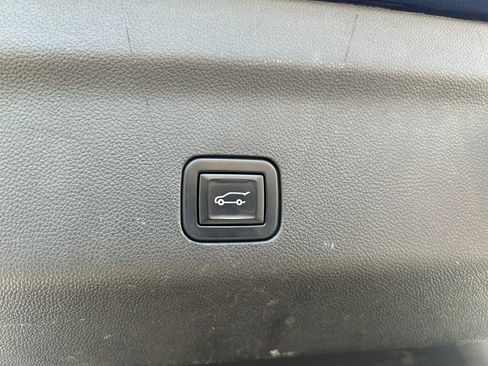 Used 2022 Chevrolet Tahoe LT w/ Luxury Package AWD/4WD image 30