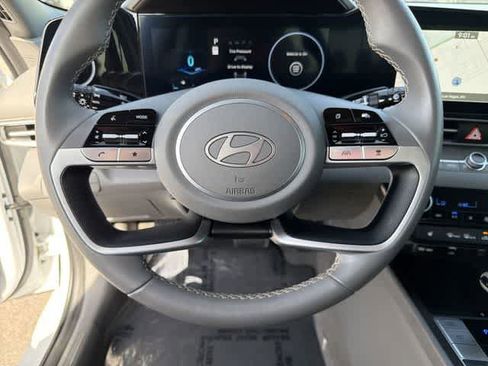 Certified 2025 Hyundai Elantra SEL image 20