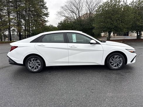 New 2026 Hyundai Elantra Blue image 8