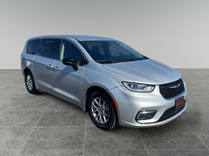 Used 2024 Chrysler Pacifica Touring-L
