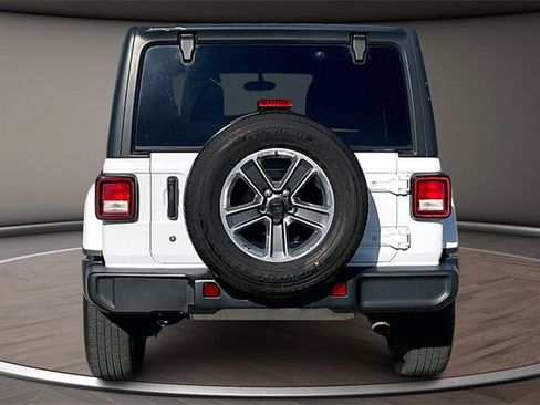 Used 2020 Jeep Wrangler Unlimited Sahara image 4