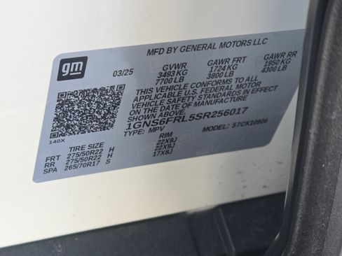 New 2025 Chevrolet Suburban Premier image 31