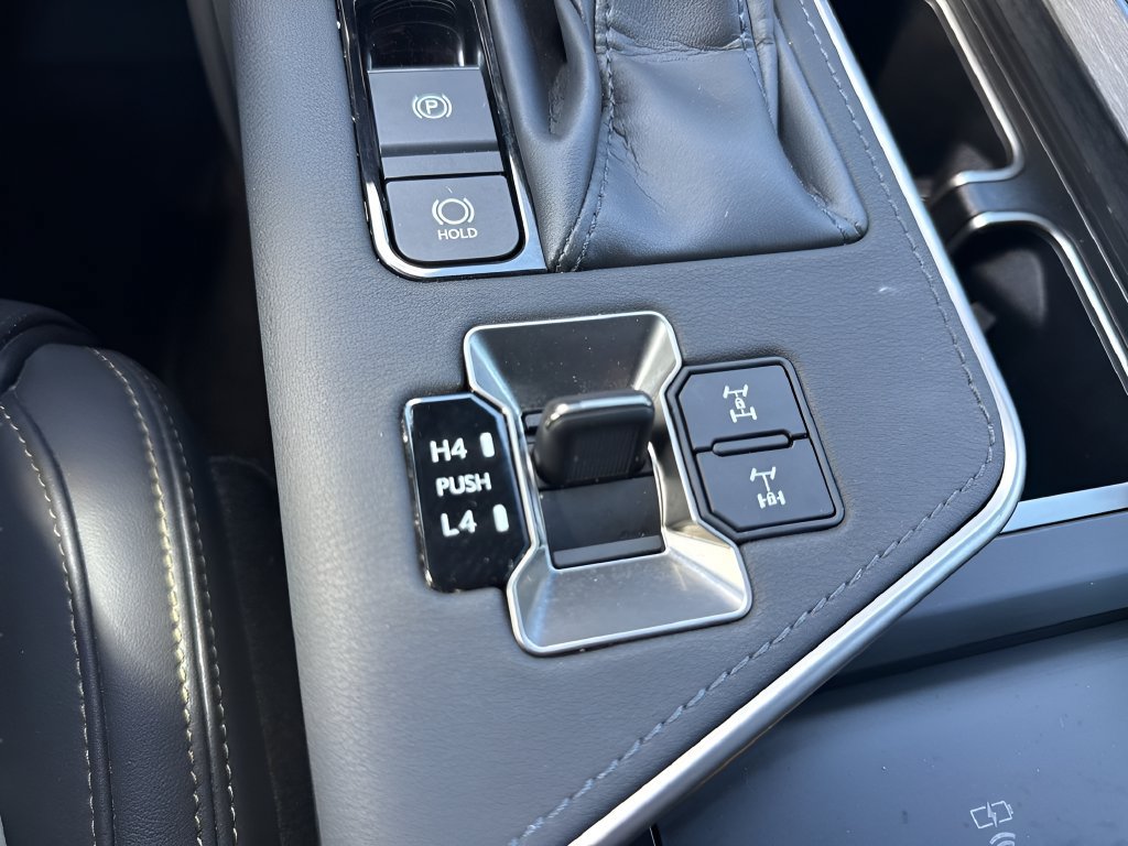 Used 2024 Lexus GX 550 AWD/4WD image 23