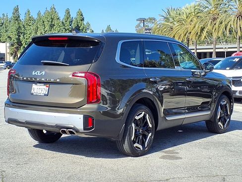 Used 2024 Kia Telluride S image 4