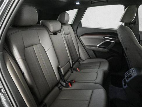 Certified 2025 Audi Q5 Premium w/ Convenience Package AWD/4WD image 21