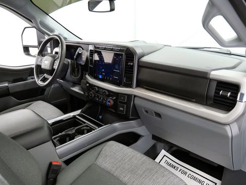 Used 2024 Ford F250 XLT w/ Black Appearance Package AWD/4WD image 17