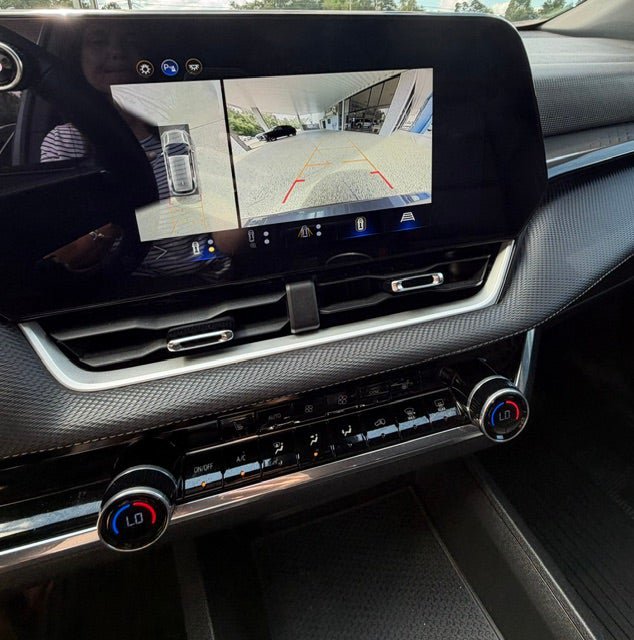 Used 2025 Chevrolet Equinox LT w/ Convenience Package II FWD image 13