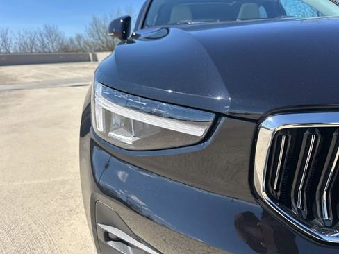 Certified 2023 Volvo XC40 B5 Plus w/ Driver Assist Package AWD/4WD image 12