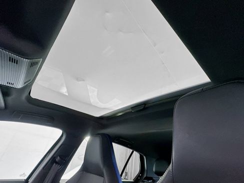 Used 2022 Volkswagen Golf R image 22