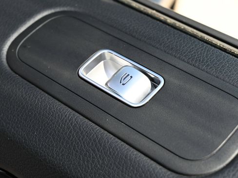 Used 2025 Mercedes-Benz G 550 image 53
