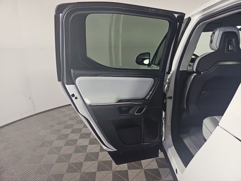 Used 2022 Rivian R1T Adventure image 17