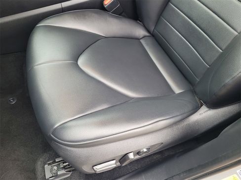 Used 2024 Toyota Highlander XLE image 13