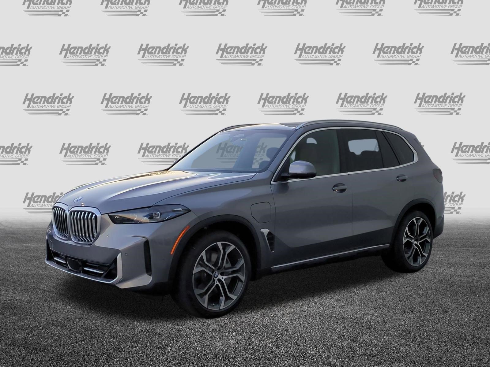 Certified 2026 BMW X5 xDrive50e w/ Climate Comfort Package AWD/4WD image 5