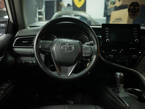 Used 2023 Toyota Camry SE FWD image 18