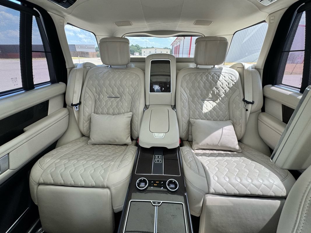 Used 2020 Land Rover Range Rover LWB SV Autobiography AWD/4WD image 21