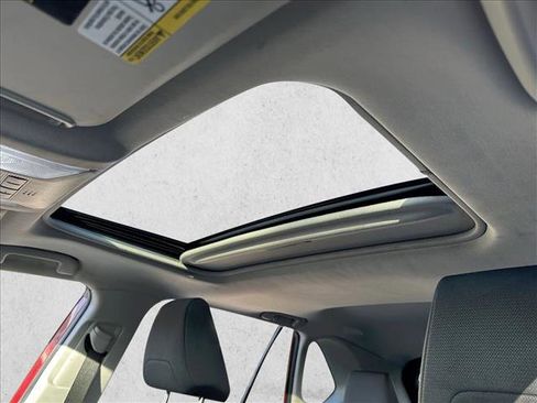 Used 2021 Toyota RAV4 XLE image 20