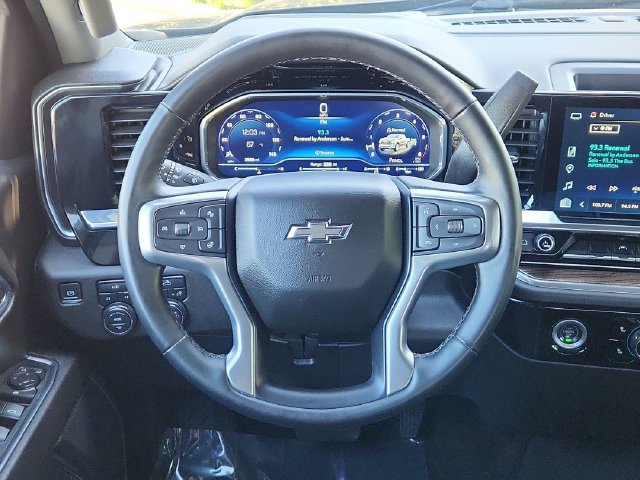 Used 2023 Chevrolet Silverado 1500 RST AWD/4WD image 36