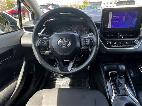 Used 2023 Toyota Corolla LE FWD image 5