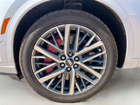 Used 2024 Cadillac XT6 Sport w/ Technology Package AWD/4WD image 34