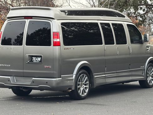 Used 2020 GMC Savana 2500 Extended w/ Enhanced Convenience Package image 4