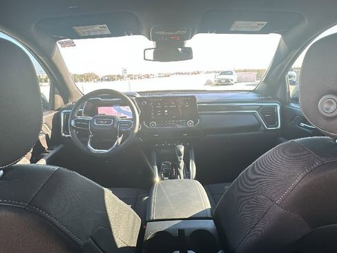 Used 2024 GMC Canyon Elevation w/ Convenience Package image 29