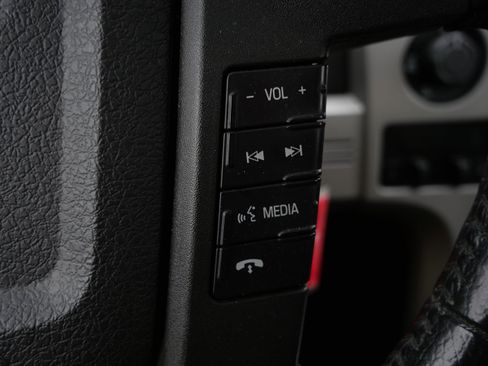 Used 2014 Ford F150 FX4 w/ Equipment Group 402A Luxury AWD/4WD image 25