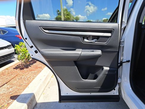 Used 2024 Honda CR-V EX image 13